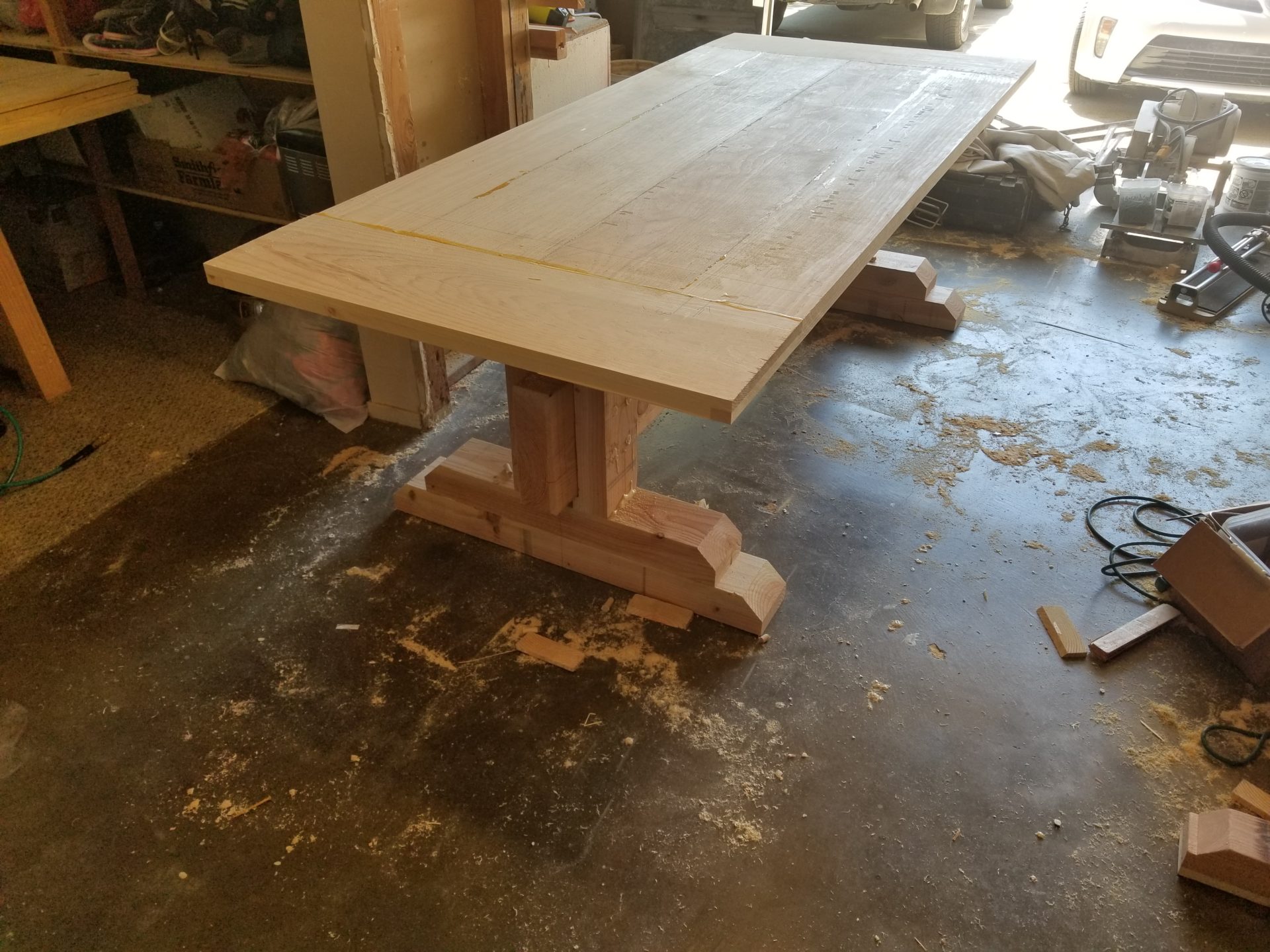 Farmhouse dinning table - DIY projects plans